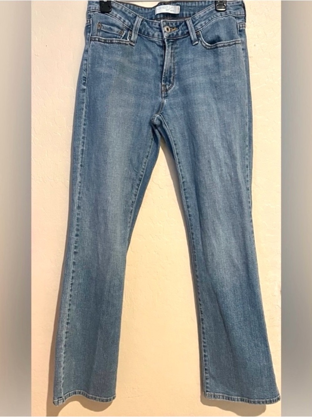 Levi’s 525 Bootcut Jeans Women’s Medium Wash Y2K Stretch Denim Size 8 (31x31)